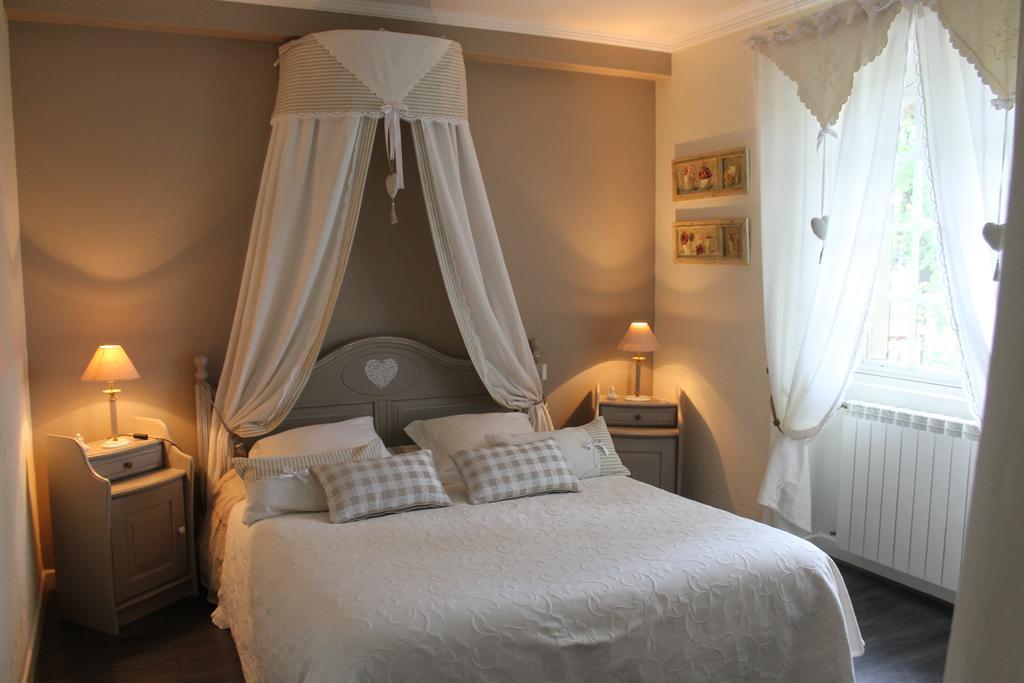 Chambres D'Hotes Le Bois Trinquille Saint-Viance Exteriör bild